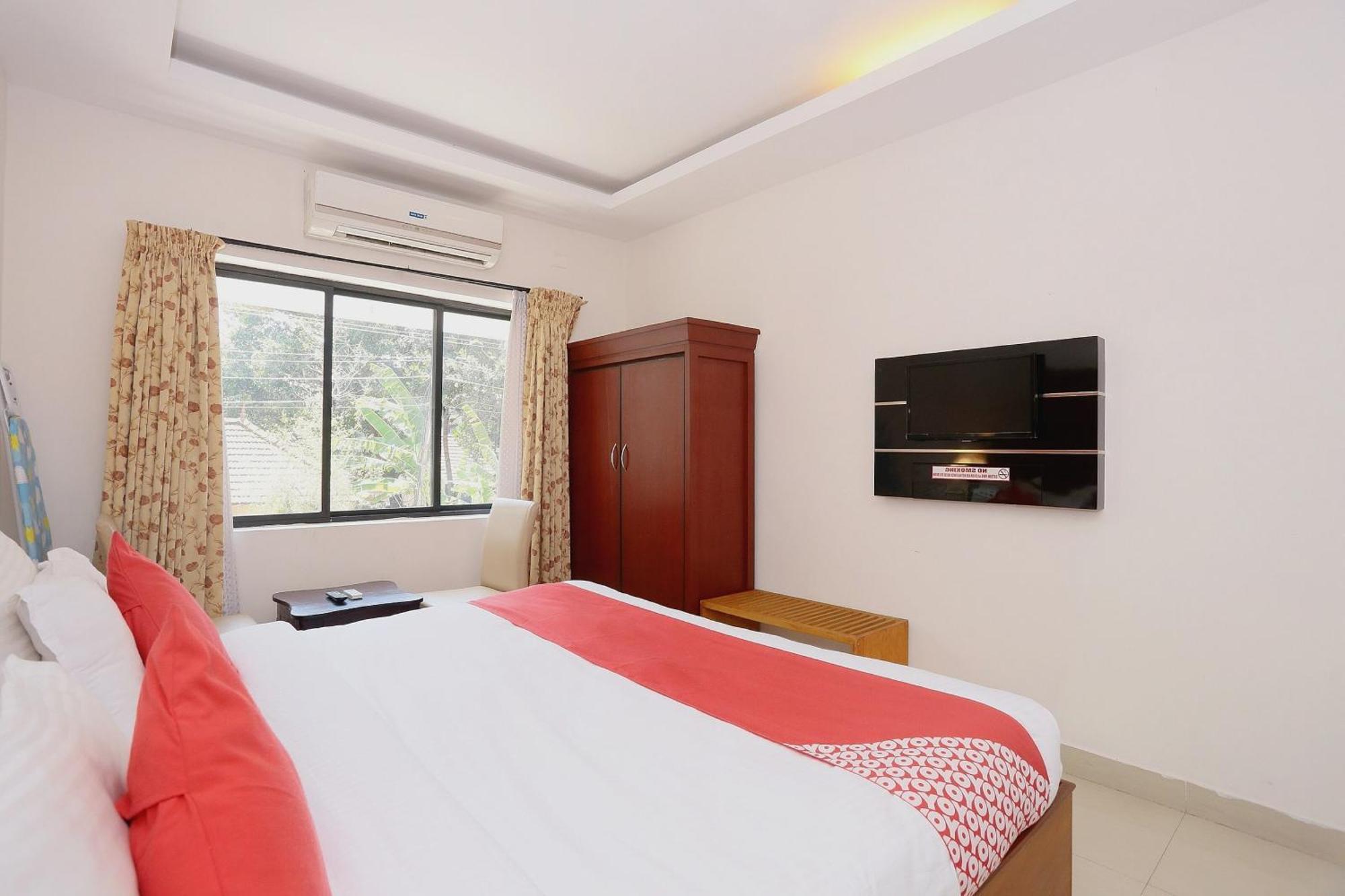 Hotel Super Townhouse Dona Castle à Kollam Extérieur photo