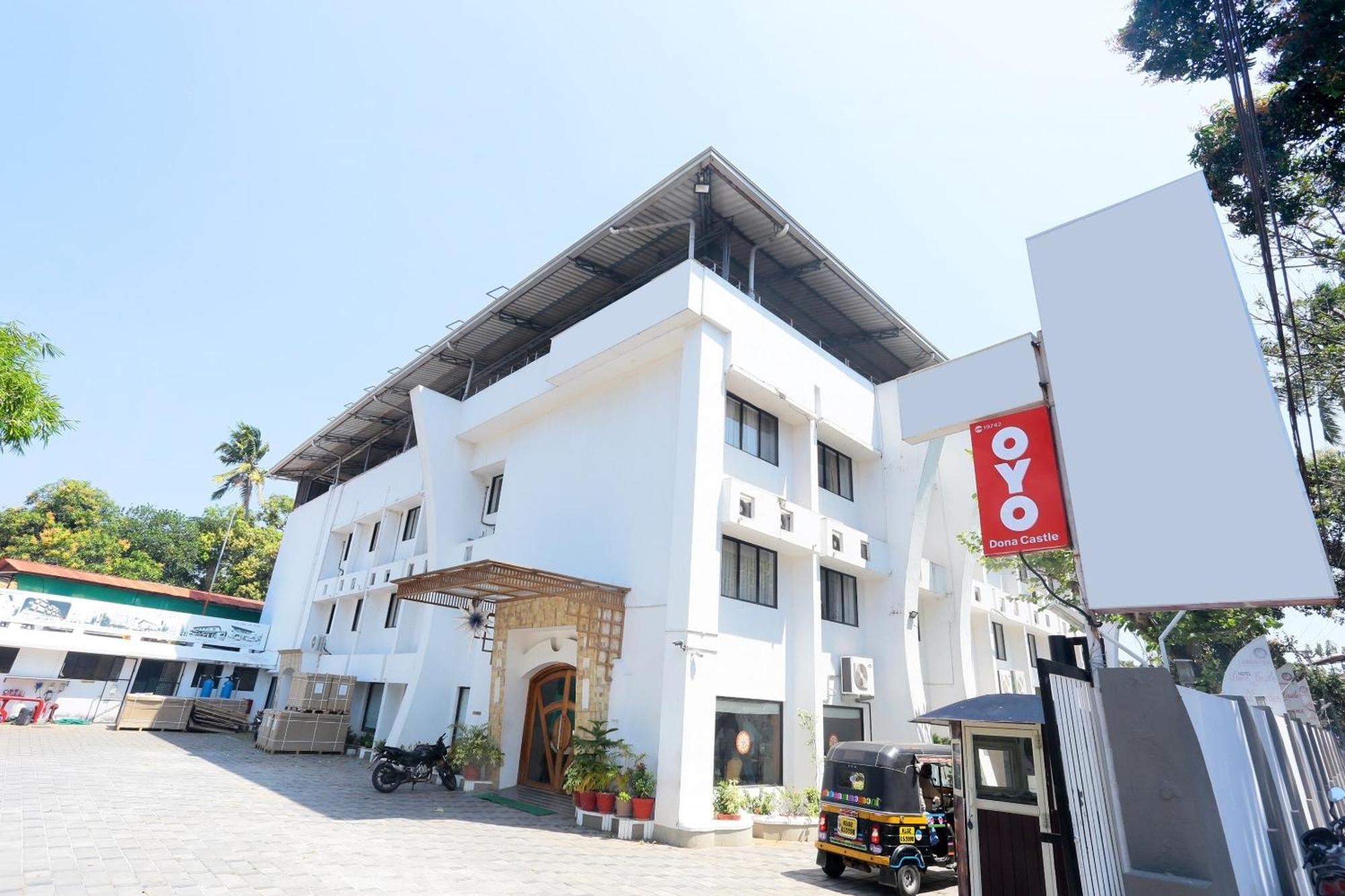 Hotel Super Townhouse Dona Castle à Kollam Extérieur photo