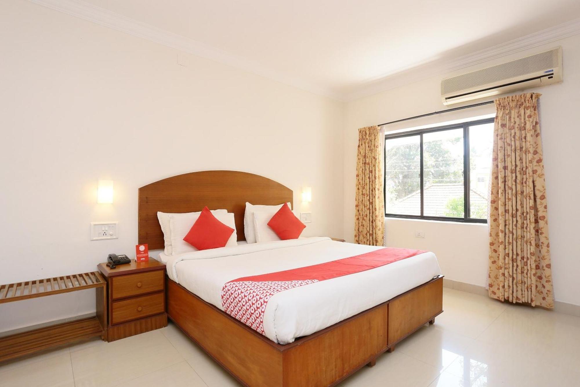Hotel Super Townhouse Dona Castle à Kollam Extérieur photo