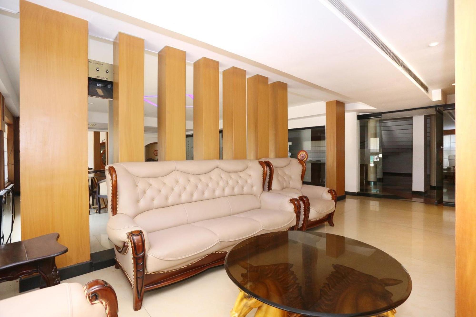Hotel Super Townhouse Dona Castle à Kollam Extérieur photo