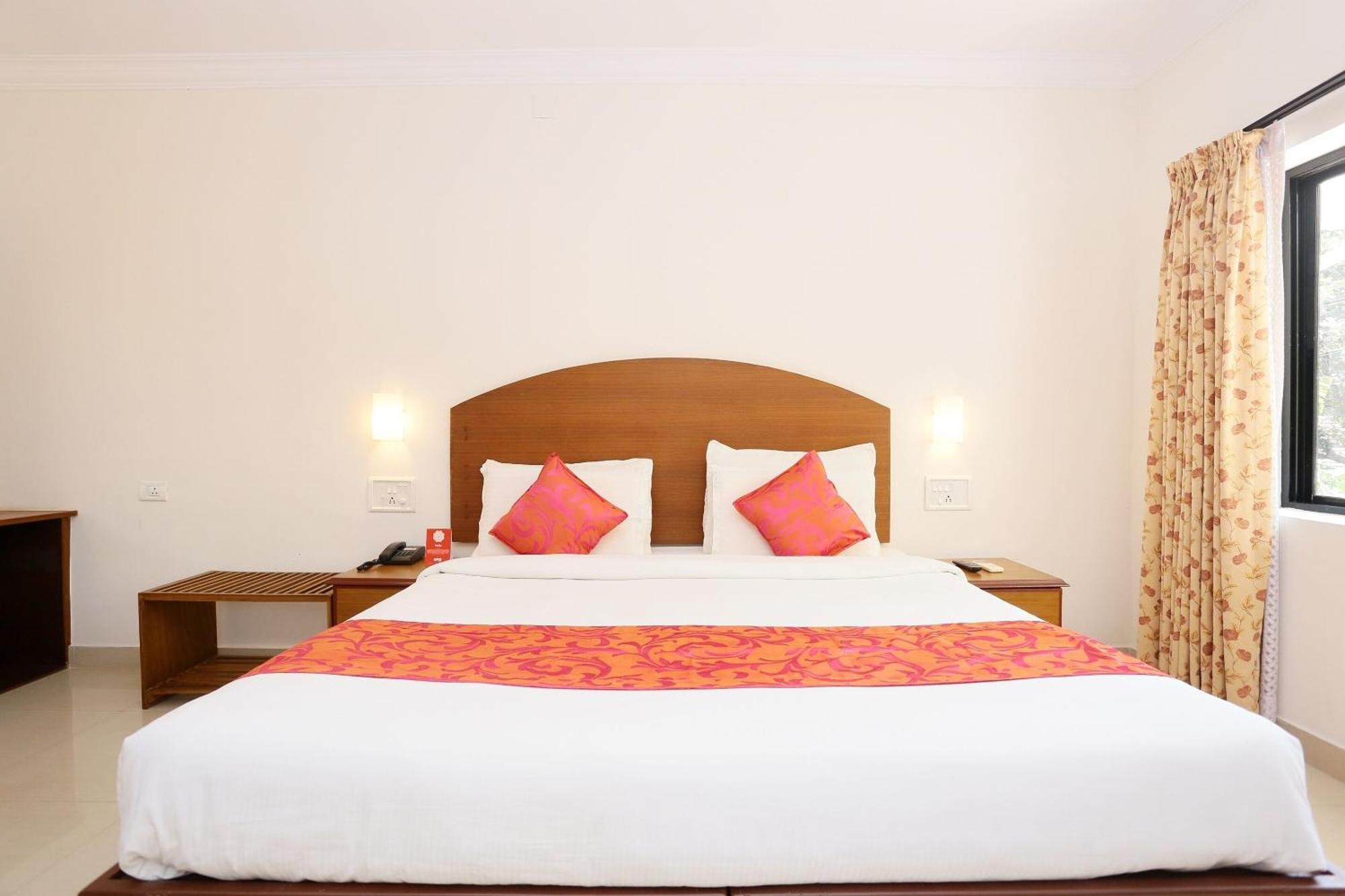 Hotel Super Townhouse Dona Castle à Kollam Extérieur photo