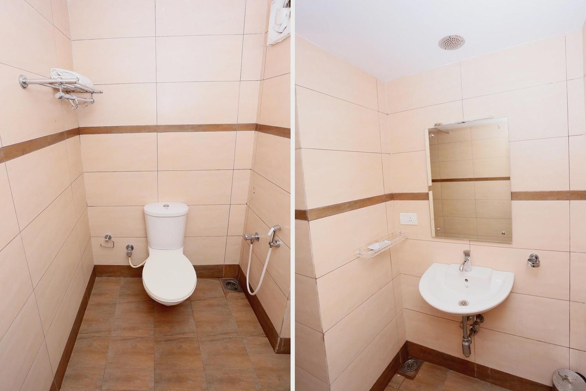 Hotel Super Townhouse Dona Castle à Kollam Extérieur photo