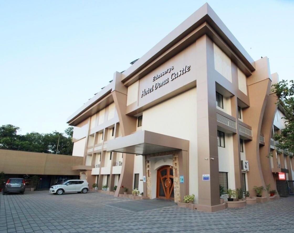 Hotel Super Townhouse Dona Castle à Kollam Extérieur photo